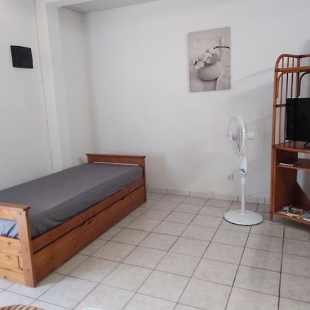 Appartamento F2 Rez De Jardin Carbet Le Carbet Esterno foto